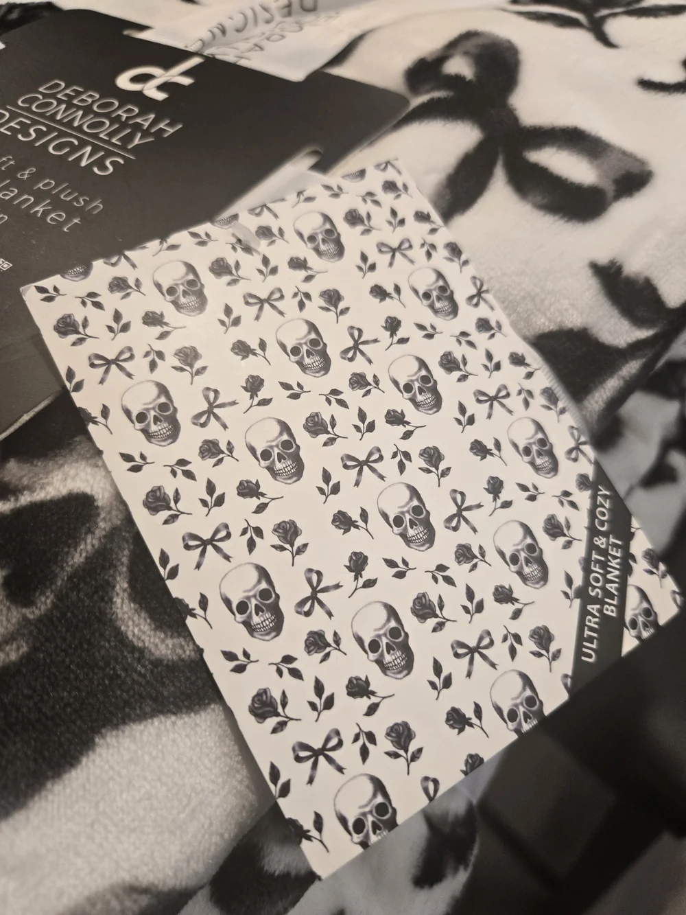 NWT!! Deborah Connolly Black & White Skull & Roses Plush Queen Blanket